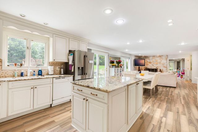 2383 Shady Lane, Highland Park, IL 60035