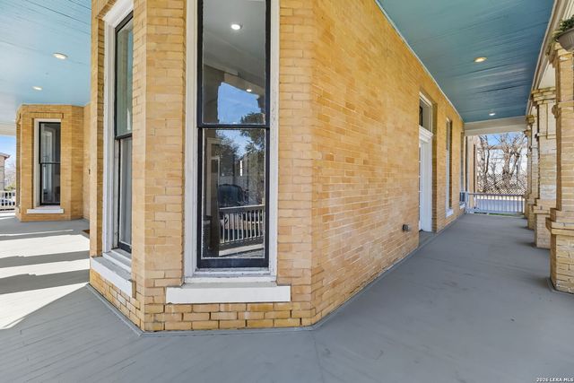 339 W Woodlawn Ave, San Antonio, TX 78212