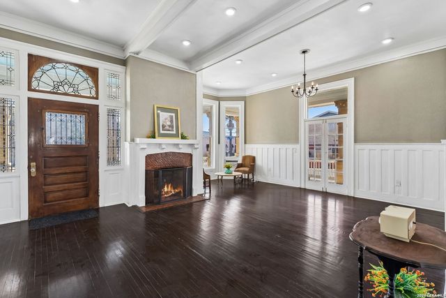 339 W Woodlawn Ave, San Antonio, TX 78212