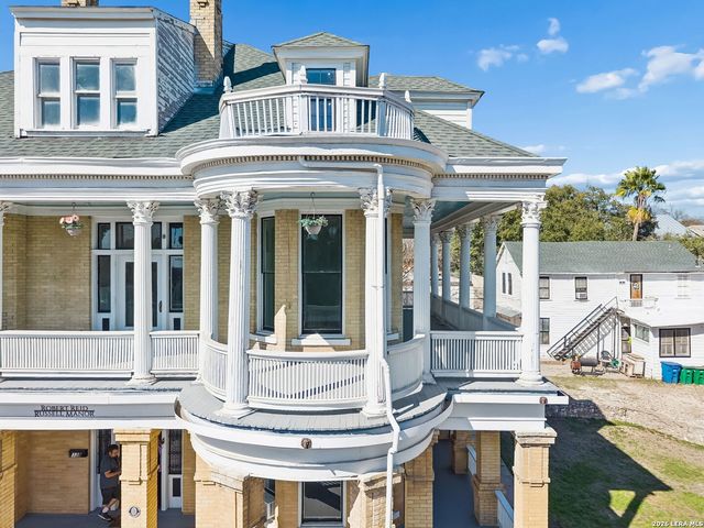 339 W Woodlawn Ave, San Antonio, TX 78212