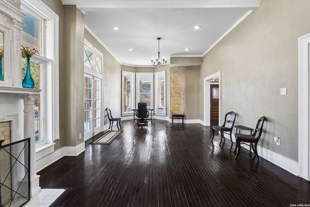 339 W Woodlawn Ave, San Antonio, TX 78212