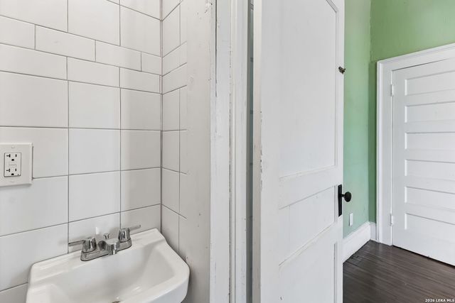 339 W Woodlawn Ave, San Antonio, TX 78212