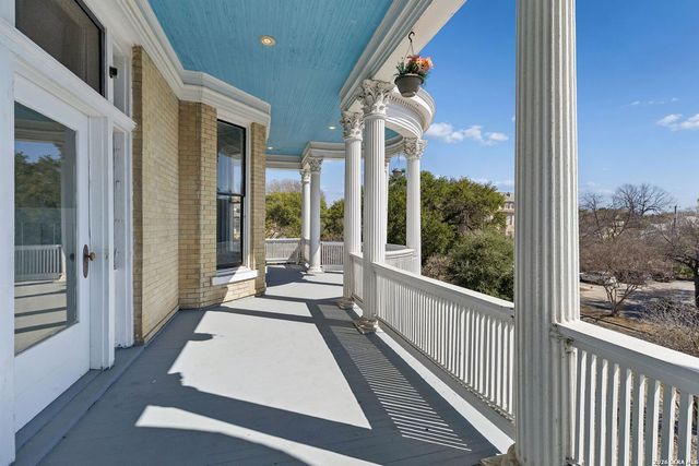 339 W Woodlawn Ave, San Antonio, TX 78212