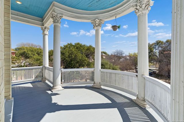 339 W Woodlawn Ave, San Antonio, TX 78212