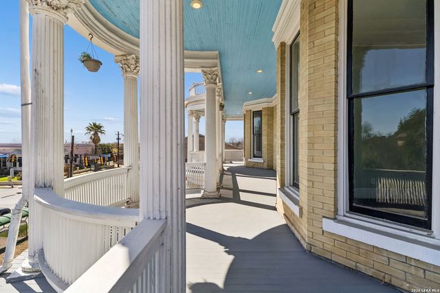 339 W Woodlawn Ave, San Antonio, TX 78212