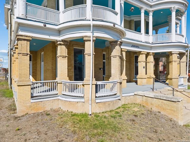 339 W Woodlawn Ave, San Antonio, TX 78212