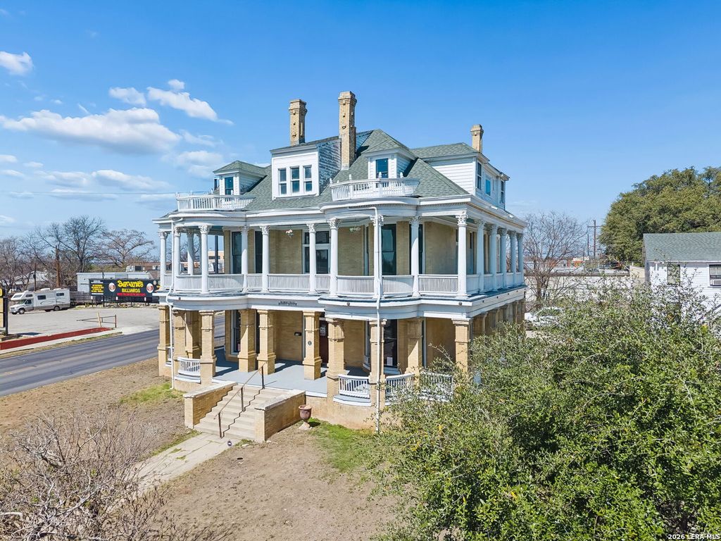 339 W Woodlawn Ave, San Antonio, TX 78212