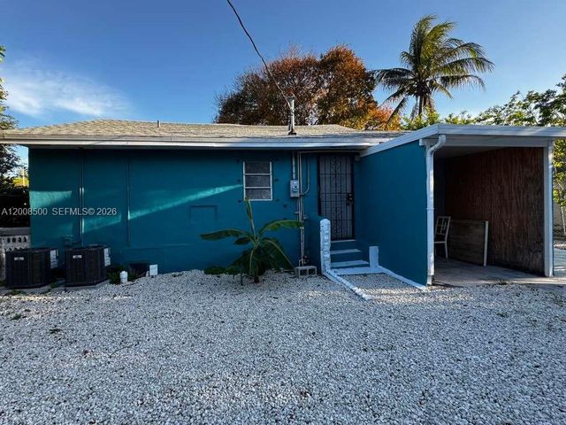 1121 NW 40th St 1, Miami, FL 33127