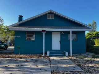 1121 NW 40th St 1, Miami, FL 33127