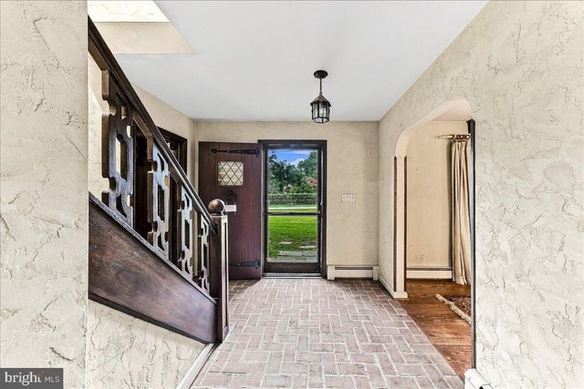 1422 BOBOLINK LN, West Chester, PA 19382