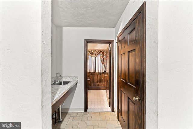 1422 BOBOLINK LN, West Chester, PA 19382