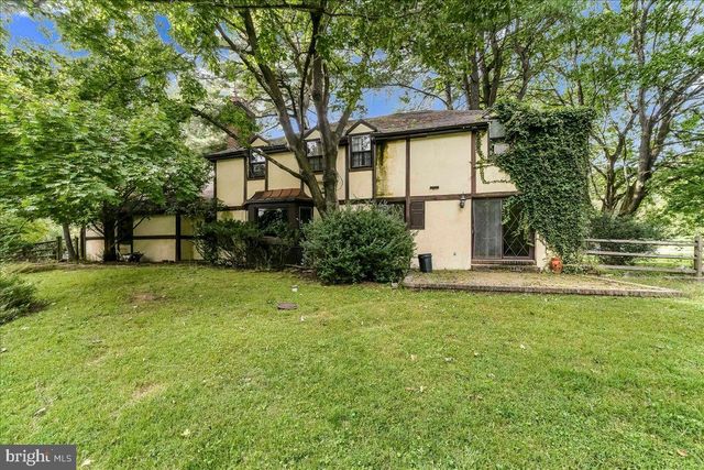 1422 BOBOLINK LN, West Chester, PA 19382