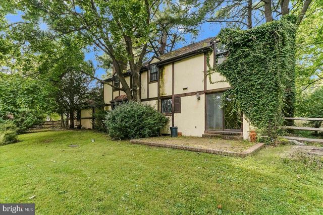 1422 BOBOLINK LN, West Chester, PA 19382