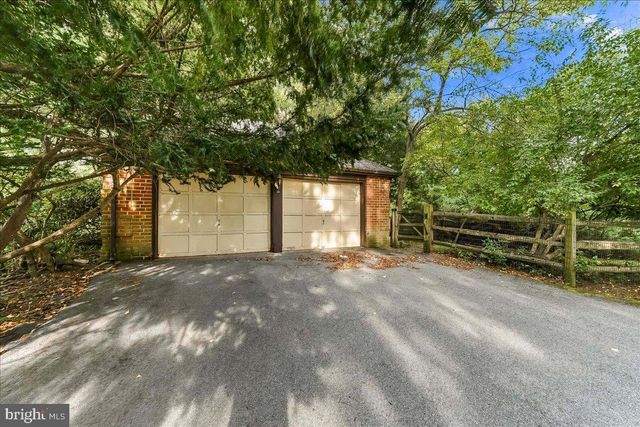 1422 BOBOLINK LN, West Chester, PA 19382