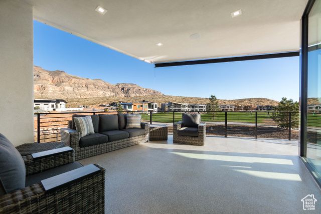 3558 S CYPRESS RD, Hurricane, UT 84737