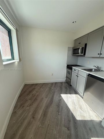 5725 SW 72nd St 5725, Miami, FL 33143