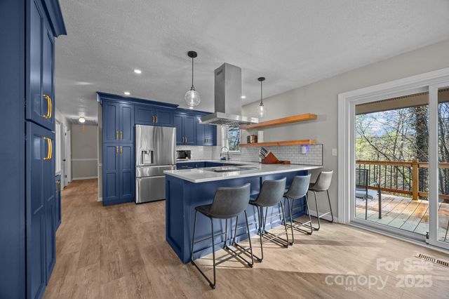 159 Long John Drive, Hendersonville, NC 28791