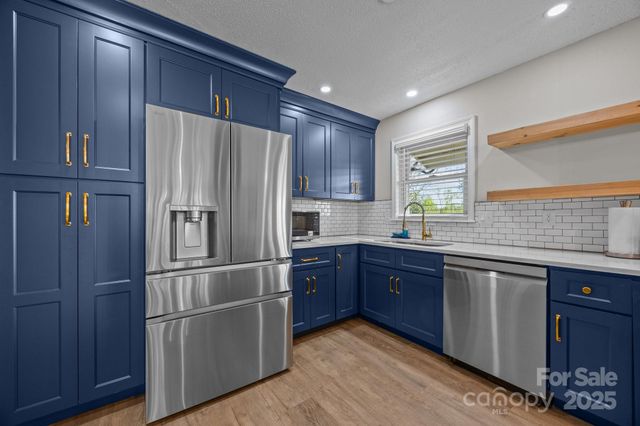 159 Long John Drive, Hendersonville, NC 28791