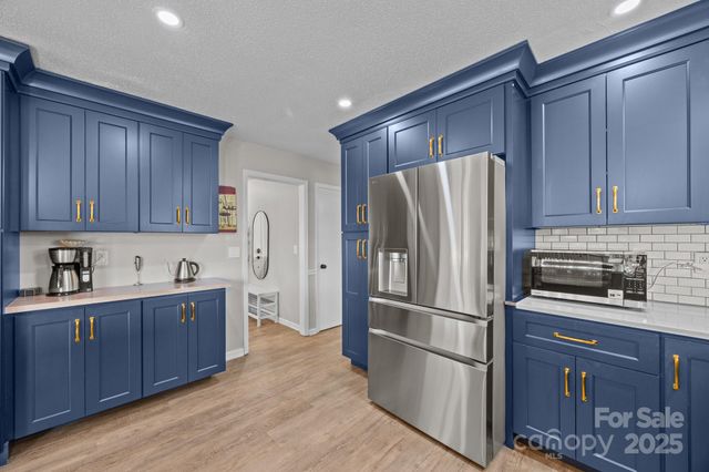 159 Long John Drive, Hendersonville, NC 28791