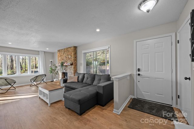 159 Long John Drive, Hendersonville, NC 28791