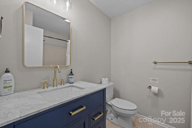 159 Long John Drive, Hendersonville, NC 28791