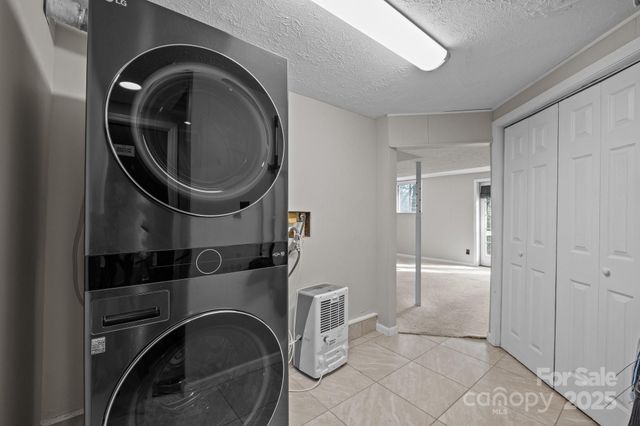 159 Long John Drive, Hendersonville, NC 28791
