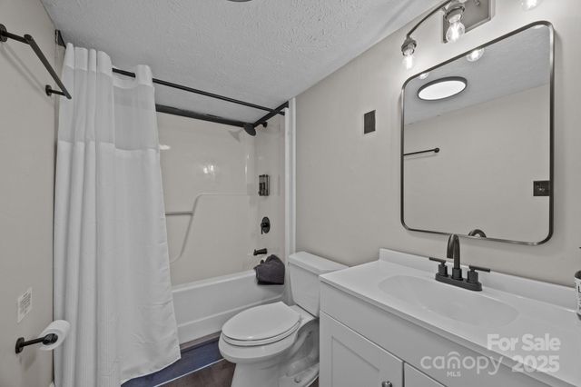 159 Long John Drive, Hendersonville, NC 28791