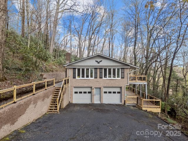 159 Long John Drive, Hendersonville, NC 28791