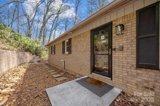 159 Long John Drive, Hendersonville, NC 28791