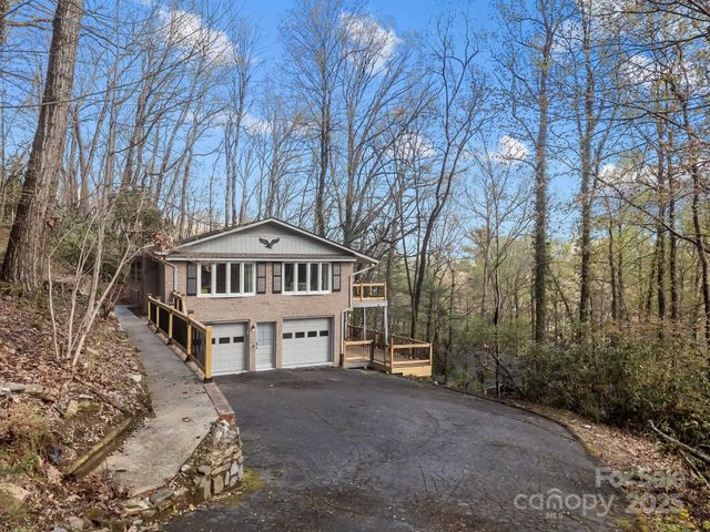 159 Long John Drive, Hendersonville, NC 28791