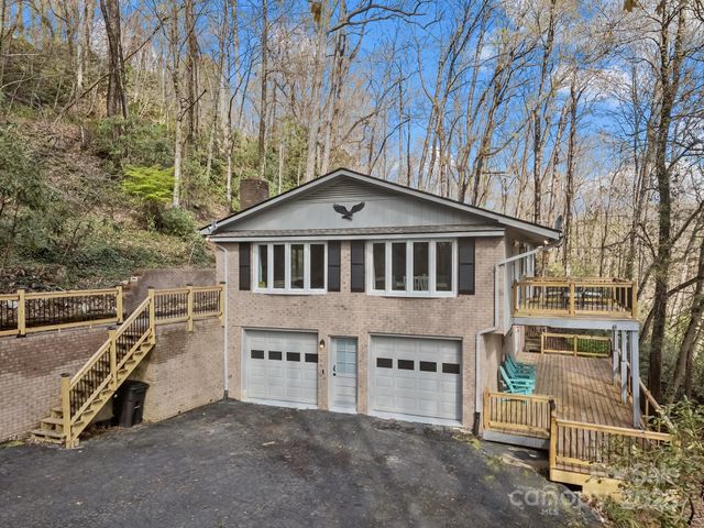 159 Long John Drive, Hendersonville, NC 28791