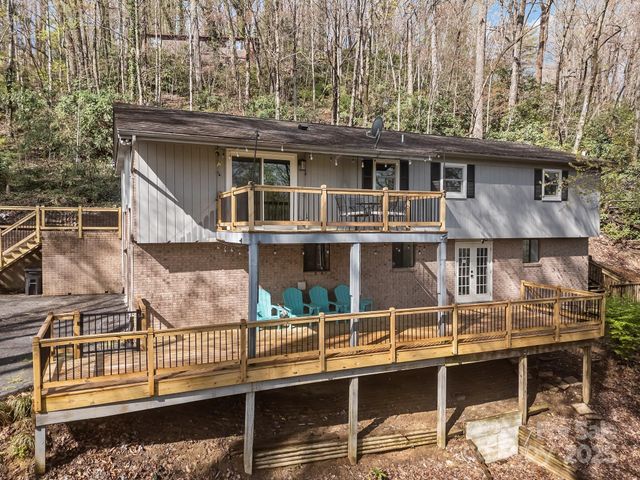 159 Long John Drive, Hendersonville, NC 28791
