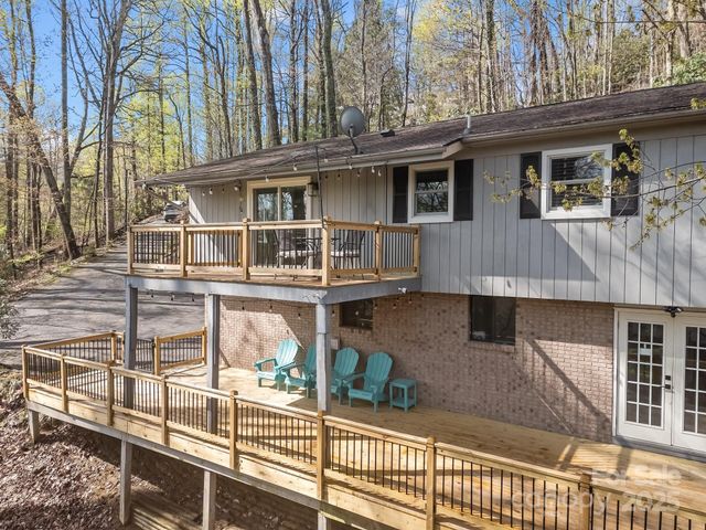 159 Long John Drive, Hendersonville, NC 28791