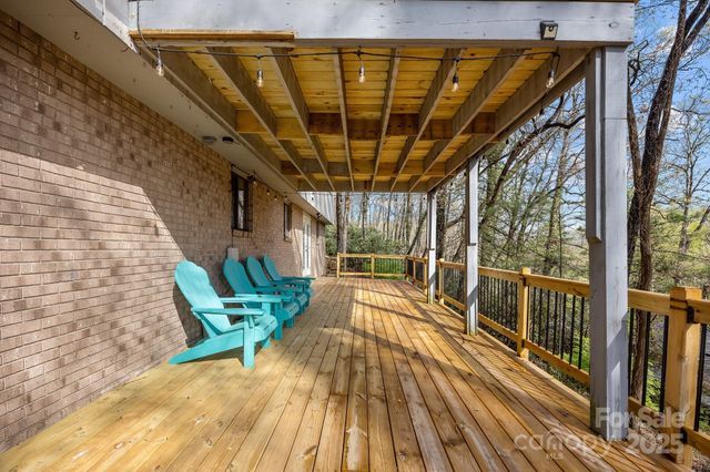 159 Long John Drive, Hendersonville, NC 28791