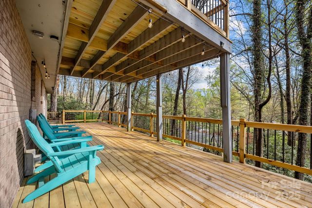 159 Long John Drive, Hendersonville, NC 28791