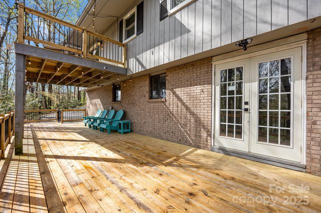 159 Long John Drive, Hendersonville, NC 28791