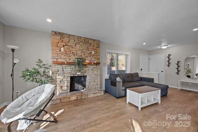 159 Long John Drive, Hendersonville, NC 28791