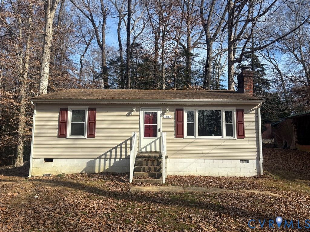 7367 Lakeshore Dr, Quinton, VA 23141