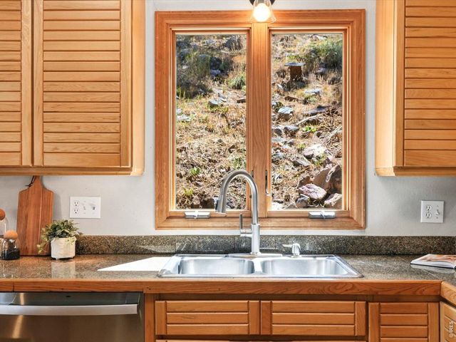 36 Ridge Dr, Boulder, CO 80304