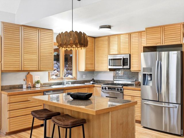 36 Ridge Dr, Boulder, CO 80304