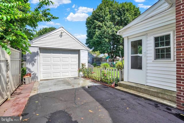 801 E 10TH AVE, York, PA 17402
