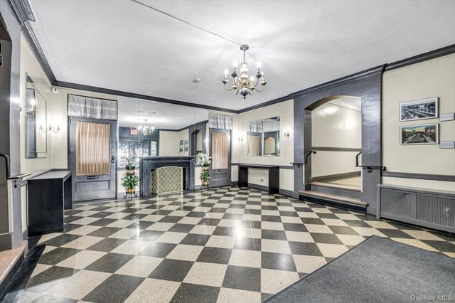 72-34 Austin D3, Forest Hills, NY 11375