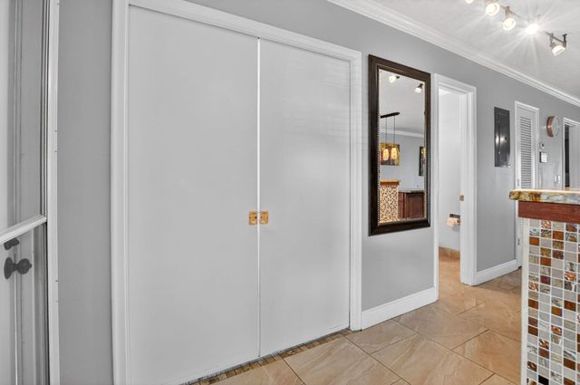 1040 N Palm Lane C, Delray Beach, FL 33445