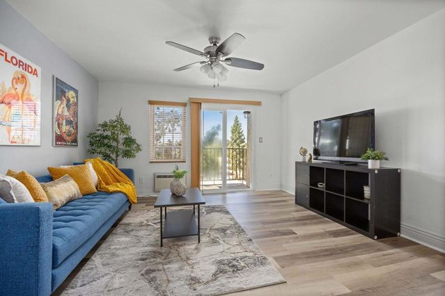 10280 Maya Linda 58, San Diego, CA 92126