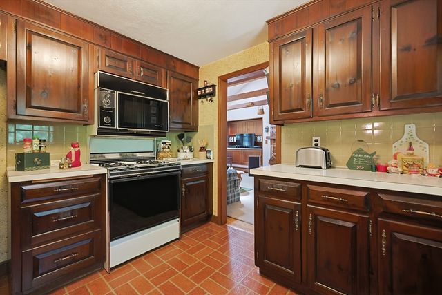 31 Pennacook St, Norfolk, MA 02056