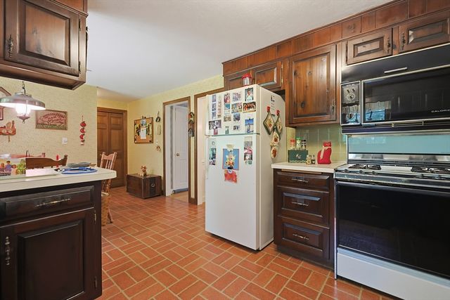 31 Pennacook St, Norfolk, MA 02056