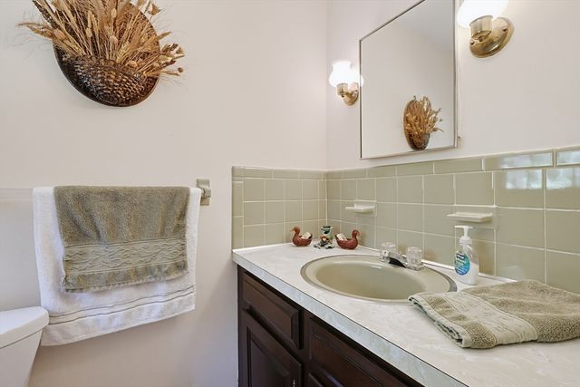 31 Pennacook St, Norfolk, MA 02056