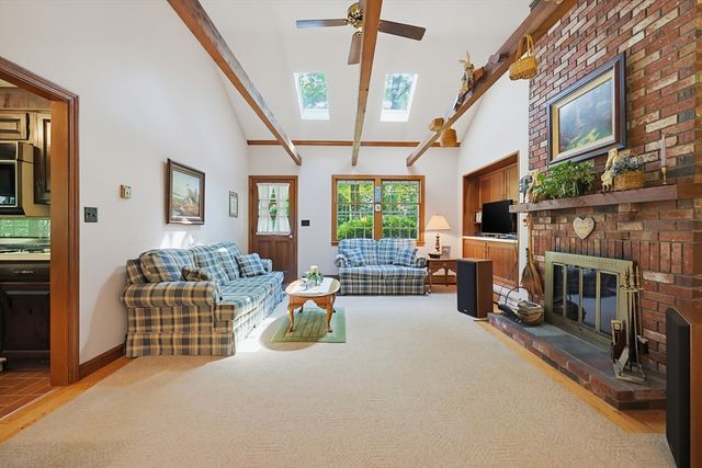 31 Pennacook St, Norfolk, MA 02056