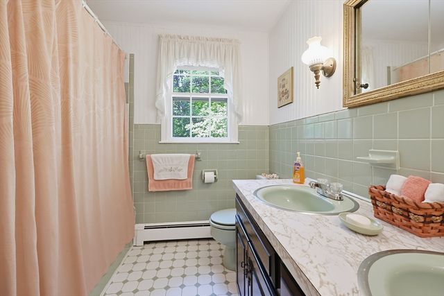 31 Pennacook St, Norfolk, MA 02056