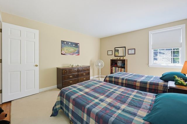 31 Pennacook St, Norfolk, MA 02056